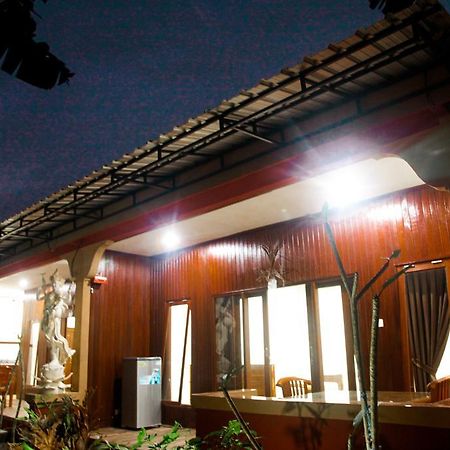 Canang Sari House Ubud Buitenkant foto
